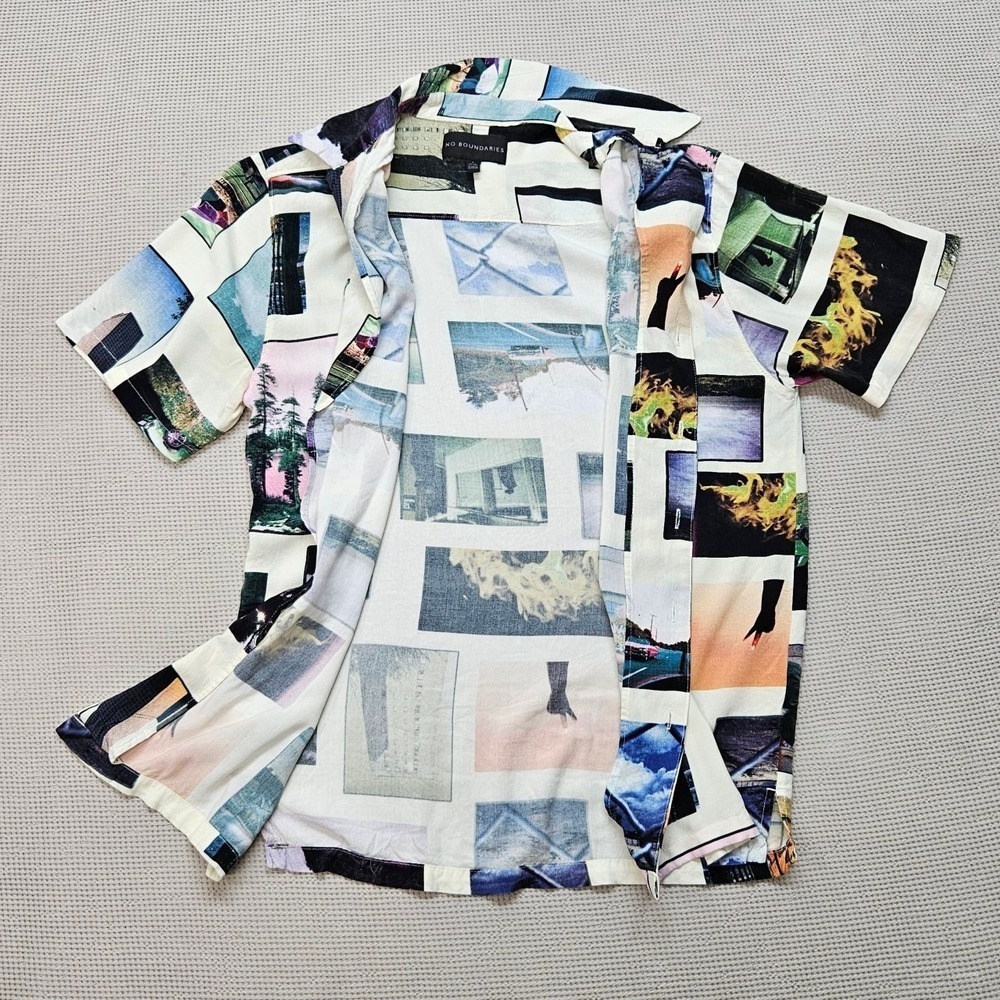 No Boundaries Mens Small Rayon Short Sleeve Photo Collage Print Button Up Shirt